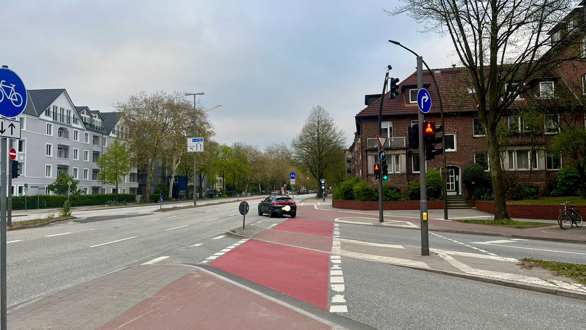 reinhartlinke's tweet image. Einmal zurück ins 17. Jahrhundert, und dann wieder ins Dorf. #peterstraße #hamburg #strava #fahrrad