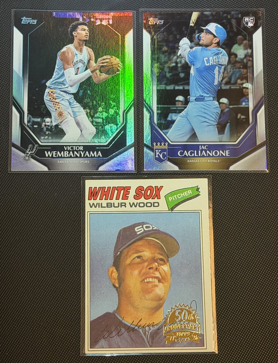 BALLBAKEDTAKES's tweet image. MAIL‼️‼️ 
I haven’t touched cards in a minute and it feels good.
@OneLegEvan these cards are 🔥 🔥 🔥 and immediately going into my binders after I look at them for a little 😂 
Thank you EVAN!🙏🏻🫶🏻🙌🏻 #hobbyfam
#CAGS #WEMBY #wilburwood 
very cool card of wilbah
