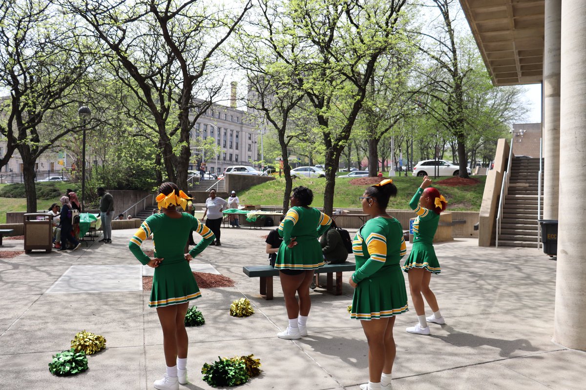 SLAOEssex's tweet image. The Wolverine got loose at Students First Fest 2026!! 

#studentsfirst #essexcountycollege #collegeclubs #mascot