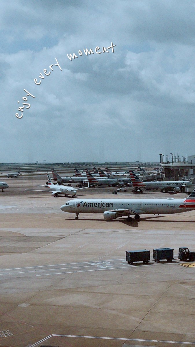 _piggybank's tweet image. Today’s office #workflow ✈️✈️✈️✈️