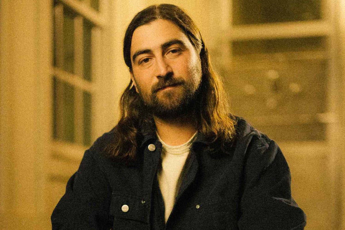 Noah Kahan’s ‘The Great Divide’ aiming for #1 debut on the Billboard 200 with 275K units first week (via <a href="/HITSDD/">HITS</a>).