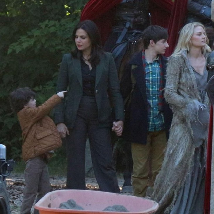 Gio a maior cadelinha de Swanqueen 🤍 tweet media