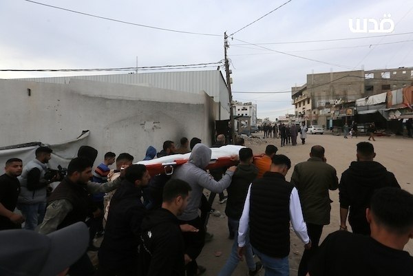 ارتقى اليوم 9 من عناصر الشرطة الفلسطينية في قطاع غزة في استهدافين بغزة و جنوب القطاع.

ما يحدث لعناصر الشرطة من استهدافات مأساة