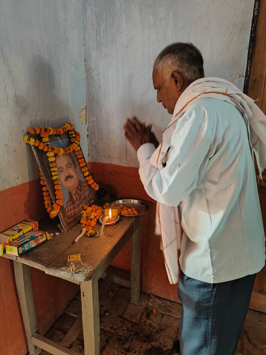 atulkumar5081's tweet photo. संगठन किसान मजदूर युवा शक्ति ने संथापक स्व श्री लाल बहादुर भइया की पुण्यतिथि पर शरबत वितरण का कार्यक्रम एवं श्रद्धांजलि सभा का आयोजन किया 
@kmyspriwar 
@AdityaP19079481 @AkashPatel_007 @AmanPatel71 @ https://t.co/LDjMBIvOJQ