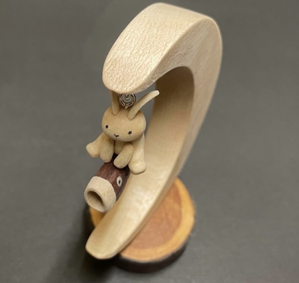 鯉にのる…

#鯉のぼり

無着色の木工品