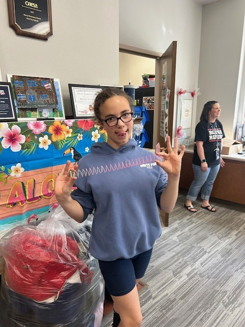 AbbeyJBolton's tweet image. The Davey Dragons didn’t just play hard this week—they showed what leadership really looks like. Stepping up, setting the tone, and bringing the whole team with them. 🐉🔥 #DaveyDragons #LeadTheWay #WeAreSafe #WeAreKind #WeAreResponsible @KentSchools