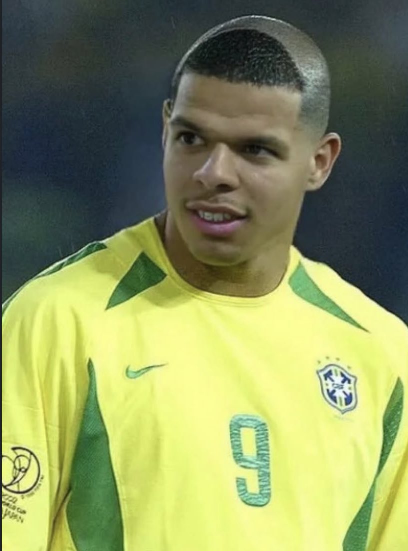 Thomas Hogg tweet media