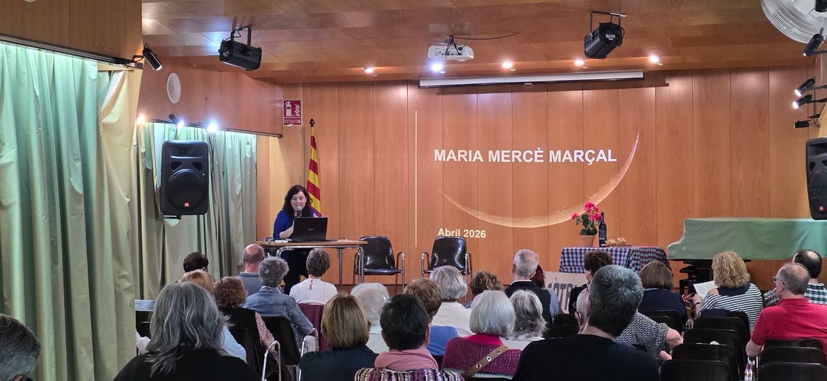 ateneulleida's tweet photo. LITERATURA en majúscules aquesta tarda a l’Ateneu amb una nova sessió dels Divendres de les Lletres amb @JoanaCercos i avui amb els Recitadors de l’Ateneu, perquè tocava escoltar i aprendre de Maria Mercè Marçal @FundacioMMM una de les grans de les lletres lleidatanes i catalanes https://t.co/9gVAYOg5kX