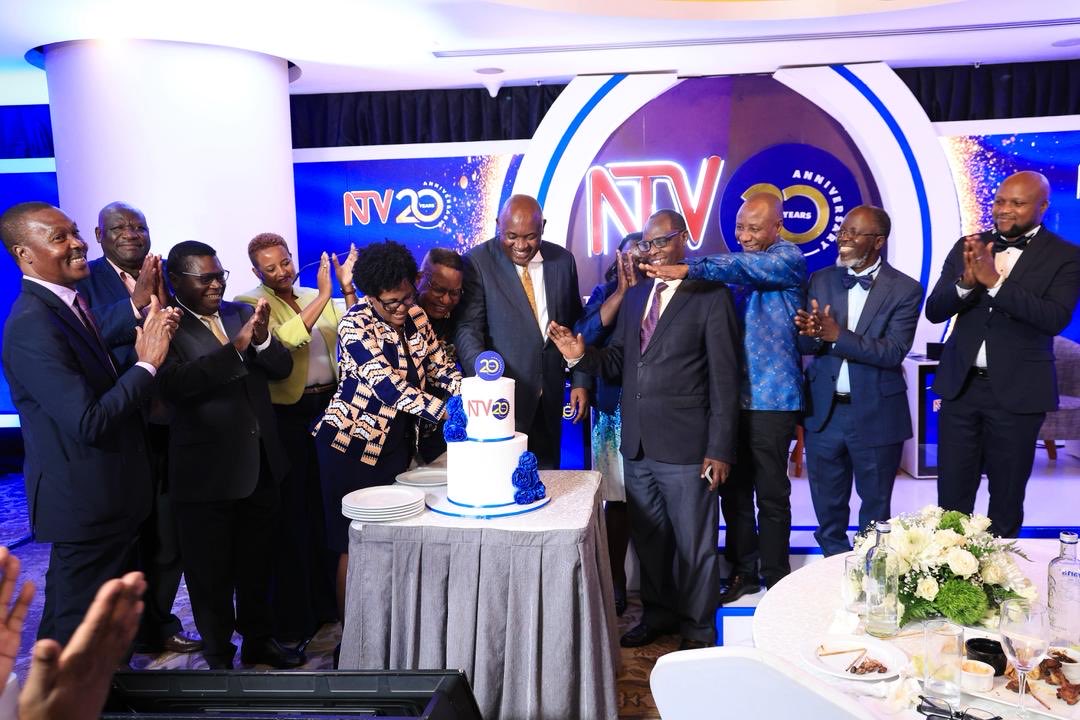 Faizafabz tweet media