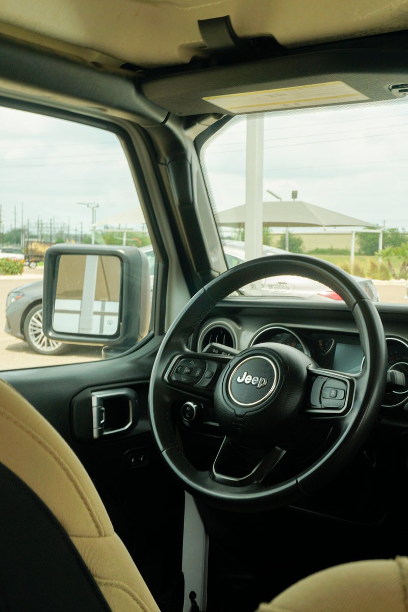 EdinburgPayne's tweet image. Ready for wherever the road takes you 💪🚙
Our pre-owned Jeeps are built tough and ready for your next adventure.

Shop our Jeep inventory today 👉 paynepreownededinburg.com/vehicle-detail…

#JeepNation #PreOwnedJeeps #OffRoadReady #CarShopping #PayneEdinburg