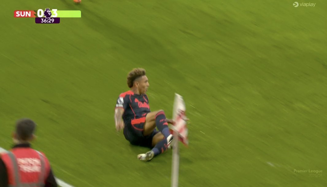 TouchlineX's tweet photo. 4-0 Nottingham Forest

GOOOOOOAAAAAAAALLLLLL IGOR JESUS !!!!!!!!!!!!!!!!!!!!! IT'S FOUR !!!!!!!!!!!!!!!!!!!!! IT'S ACTUALLY FOUR !!!!!!!!!!!!!!!!!! TOTTENHAM AND WEST HAM UNITED ARE YOU WATCHING ?!?!!?!? THE RELEGATION BATTLE WILL BE BETWEEN YOU TWO, NOTTINGHAM ARE GONE !!!!!!! https://t.co/nVoiVQPTuI