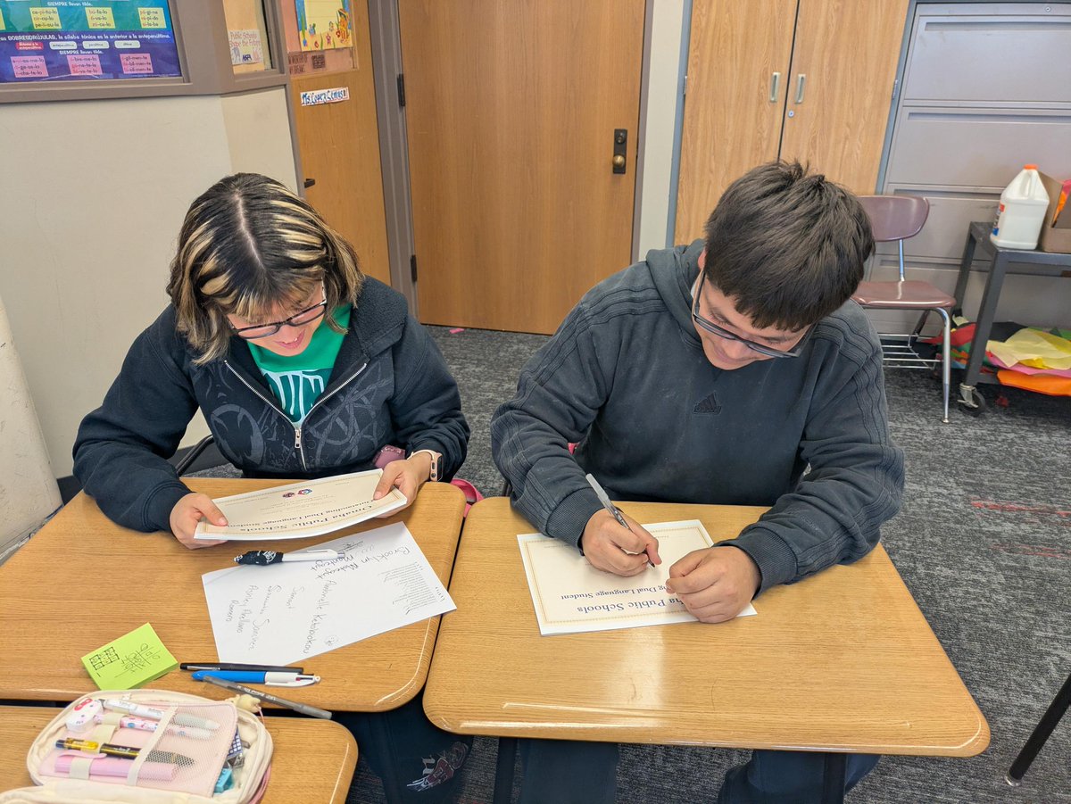 OPS_SouthHigh's tweet photo. 🚨 We’re in the final countdown and so excited for our 25th Anniversary Dual Language Celebration at OPS!

🤝Our volunteers and staff have been hard at work preparing programs, certificates, and even inflating soccer balls. (1/n) https://t.co/J85YVZqmU6