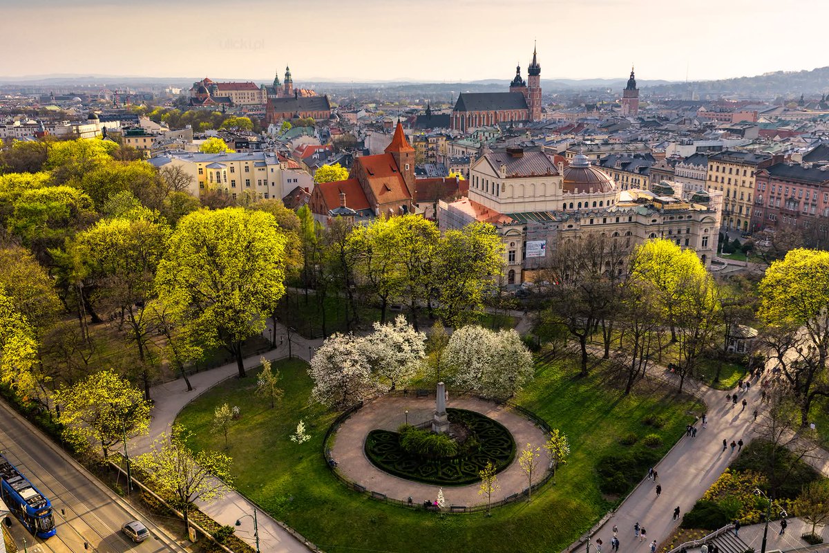 krakow_pl's tweet image. #Krakow #Dobranoc, udanego #weekend.u!

Sobota zapowiada się ciepła i bez deszczu.

📸 Jan Ulicki ᴾᴴᴼᵀᴼᵍʳᵃᵖʰʸ

@krakow_pl @MeteoprognozaPL @IMGWmeteo