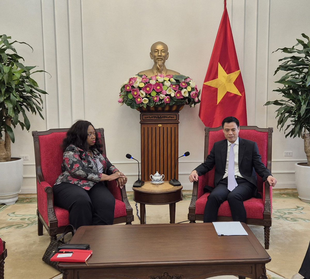 KoneSonja's tweet photo. Held a very constructive dialogue with the Deputy Minister of Foreign Affairs. Alongside the UNCT, @UNOPS partners with Viet Nam to advance its priorities, applying our sustainable infrastructure, procurement, and project management expertise across sectors such as clean energy https://t.co/RO2xvrL2c5