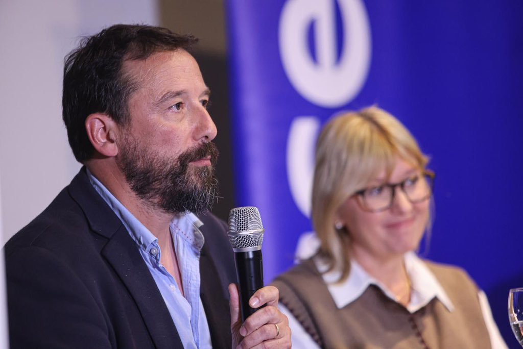 Cristina Lustemberg tweet media