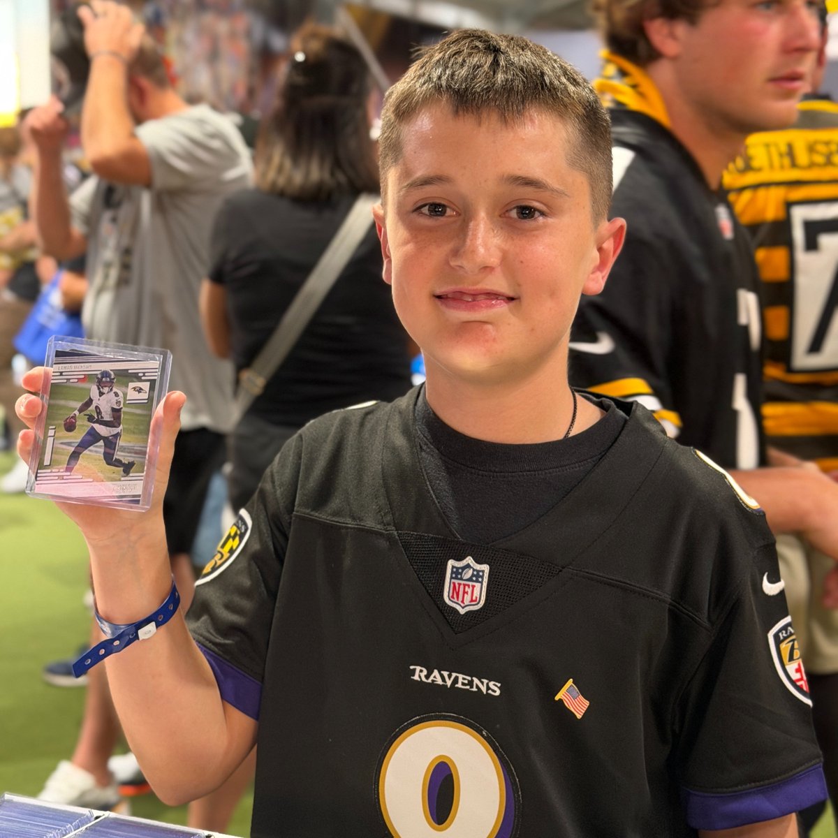 SCCTradingCards's tweet image. BOOM! Another Steel City Collectibles gift card was found, this time on the back of a Lamar Jackson card!

There's still more to be found in our singles boxes... 👀

#NFLDraft #TheHobby