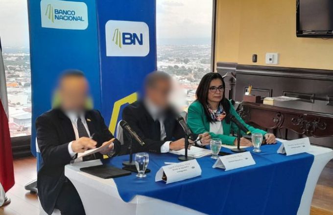 arleyvar's tweet photo. Caso «Gallo tapado»: Exdirectora jurídica del BN a audiencia preliminar en mayo. Fiscalía la acusó de incumplimiento de deberes por supuesta tardanza en denunciar robo. Defensa alega que ella actuó correctamente con los elementos que tenía. Detalles en: https://t.co/LARxjJx9j8 https://t.co/1XSKebgCjH