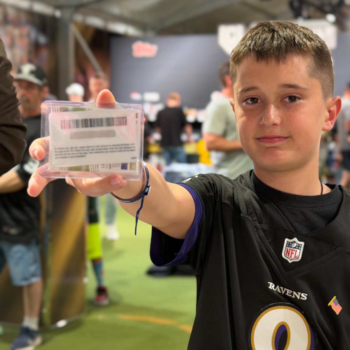 SCCTradingCards's tweet image. BOOM! Another Steel City Collectibles gift card was found, this time on the back of a Lamar Jackson card!

There's still more to be found in our singles boxes... 👀

#NFLDraft #TheHobby