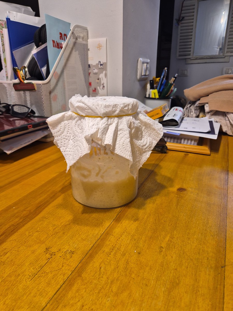 קורט של קוביין tweet media