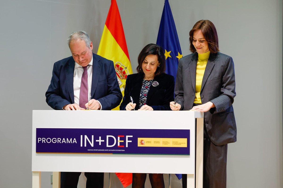 El Gobierno mantiene contratos armamentísticos millonarios con Israel.

El  Ministerio de Defensa español recurre a maniobras administrativas,  excepciones legales, opacidad y desinformación para eludir el «embargo  militar» a Israel, según el Centre Delàs.

A  pesar de la