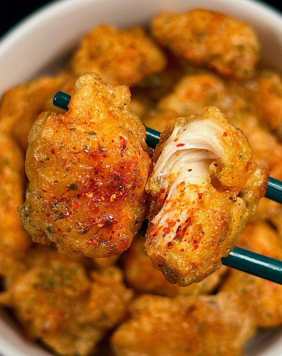 wen1_ting's tweet image. 30-min One-Pan Lemon Garlic Chicken u0026 Veggies  Juicy chicken, crisp broccoli + bell peppers, tossed in zesty lemon-garlic sauce. No cleanup, all flavor! Perfect weeknight win. #OnePanMeal #QuickDinner #HomemadeGoodness