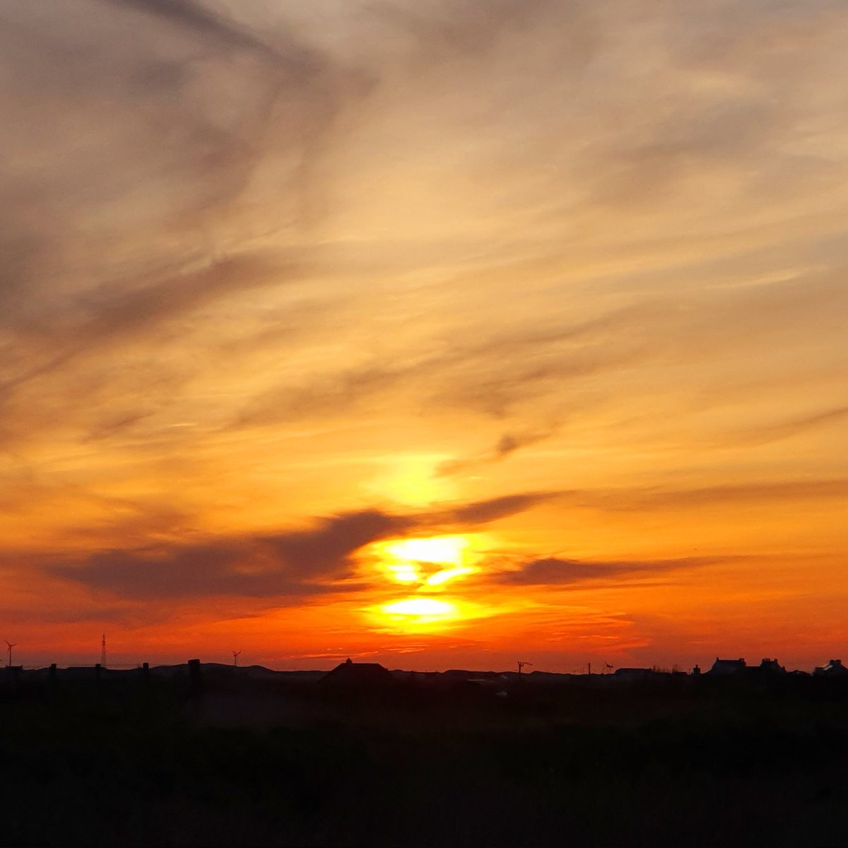 elgeeko1506's tweet photo. Sunset is still tonight π #SouthUist https://t.co/zX9aQAt3Tj