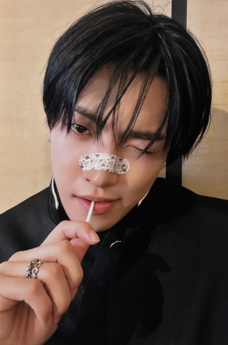 —͟͞͞★ ᒍ𝕠𝕠ꪦ𝐠ꫜ𝒶ოı ★ tweet media