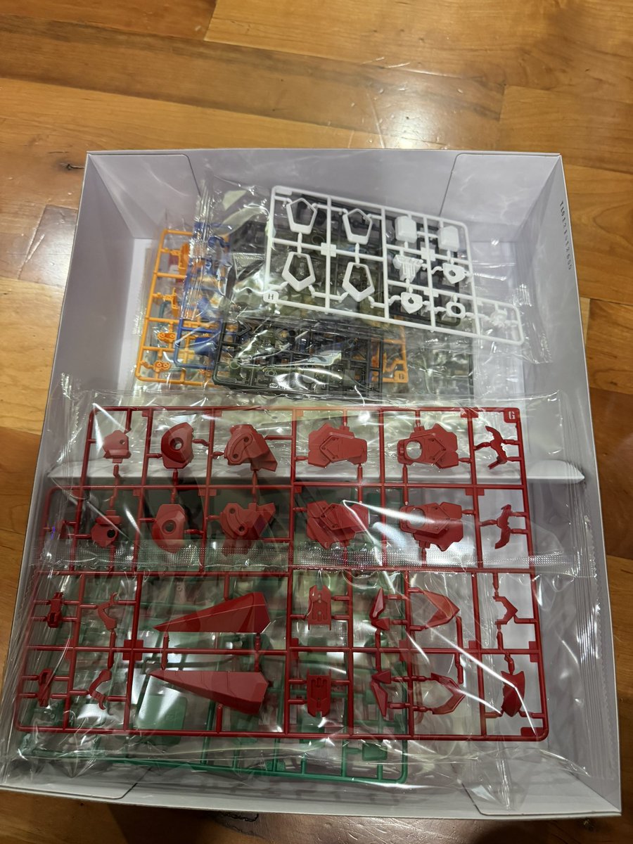 It’s here. My first model kit and it’s big!