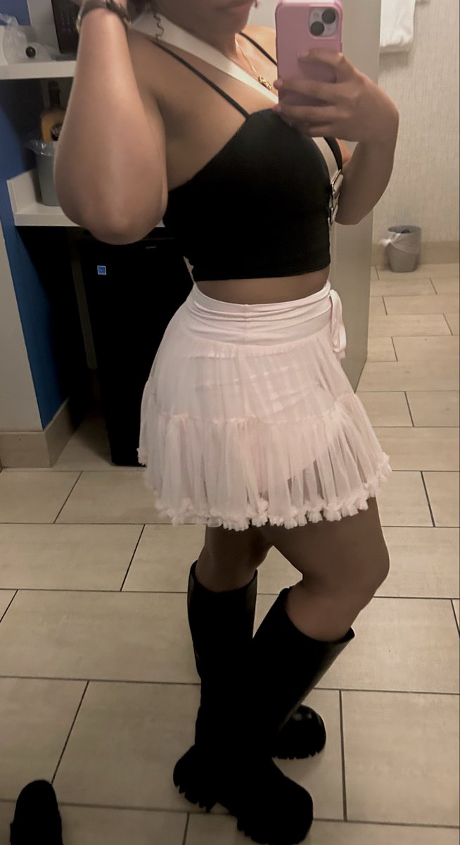 𝓴𝓪𝓽 𝓽𝓱𝓮 𝓫𝓻𝓪𝓽 💋👸🏽 tweet media