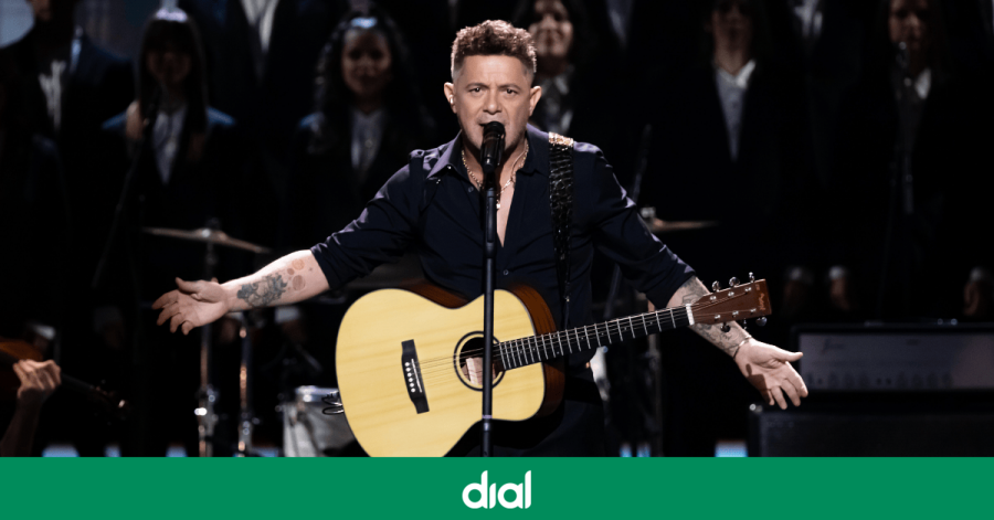 De 'Mi soledad y yo' a 'Corazón partío': la historia de la primera guitarra que Alejandro Sanz se compró con su primer sueldo

➡️ Descúbrelo en nuestra web