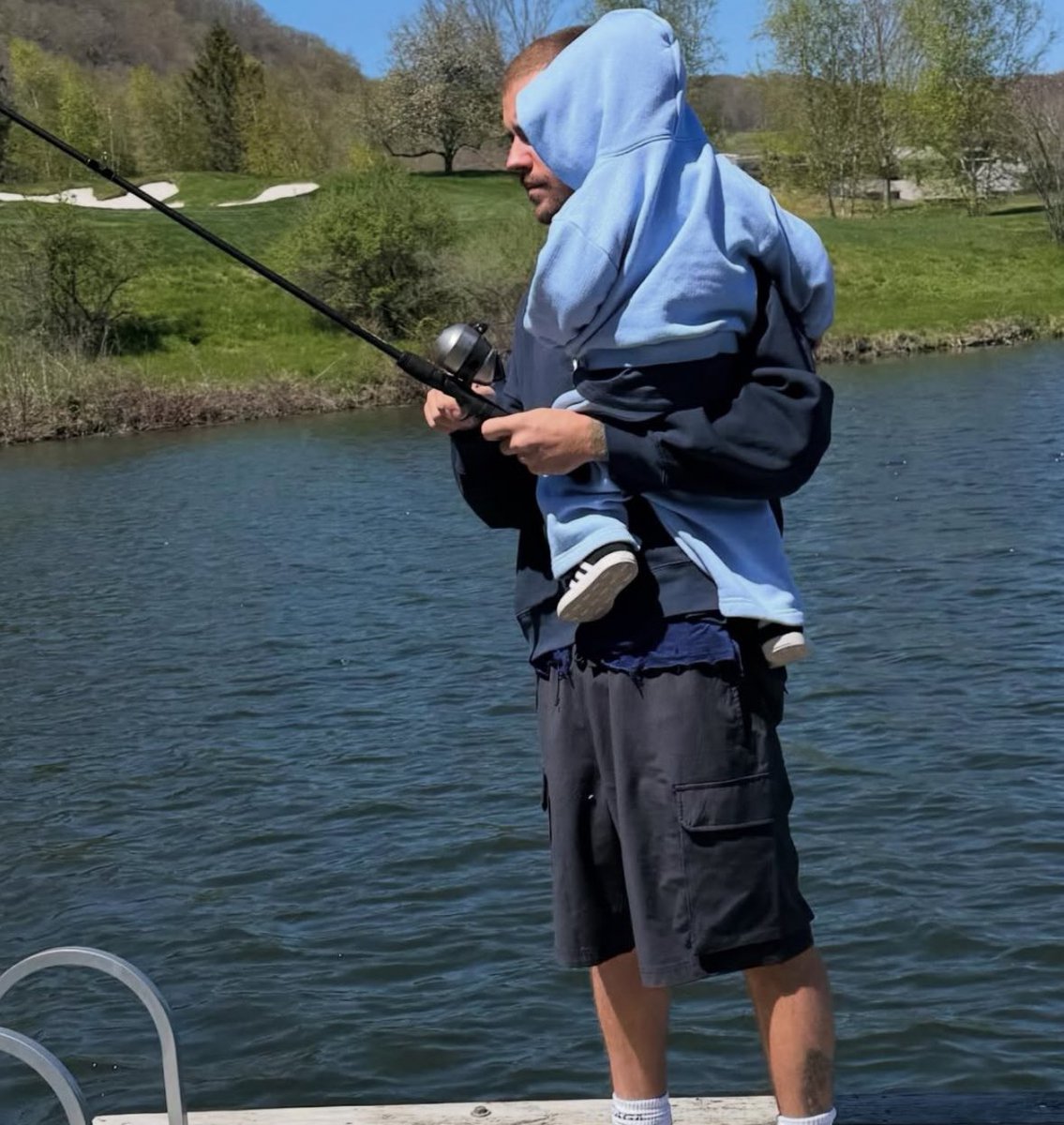TAO GRANDE 😭 | Justin Bieber pescando com seu filho Jack Blues