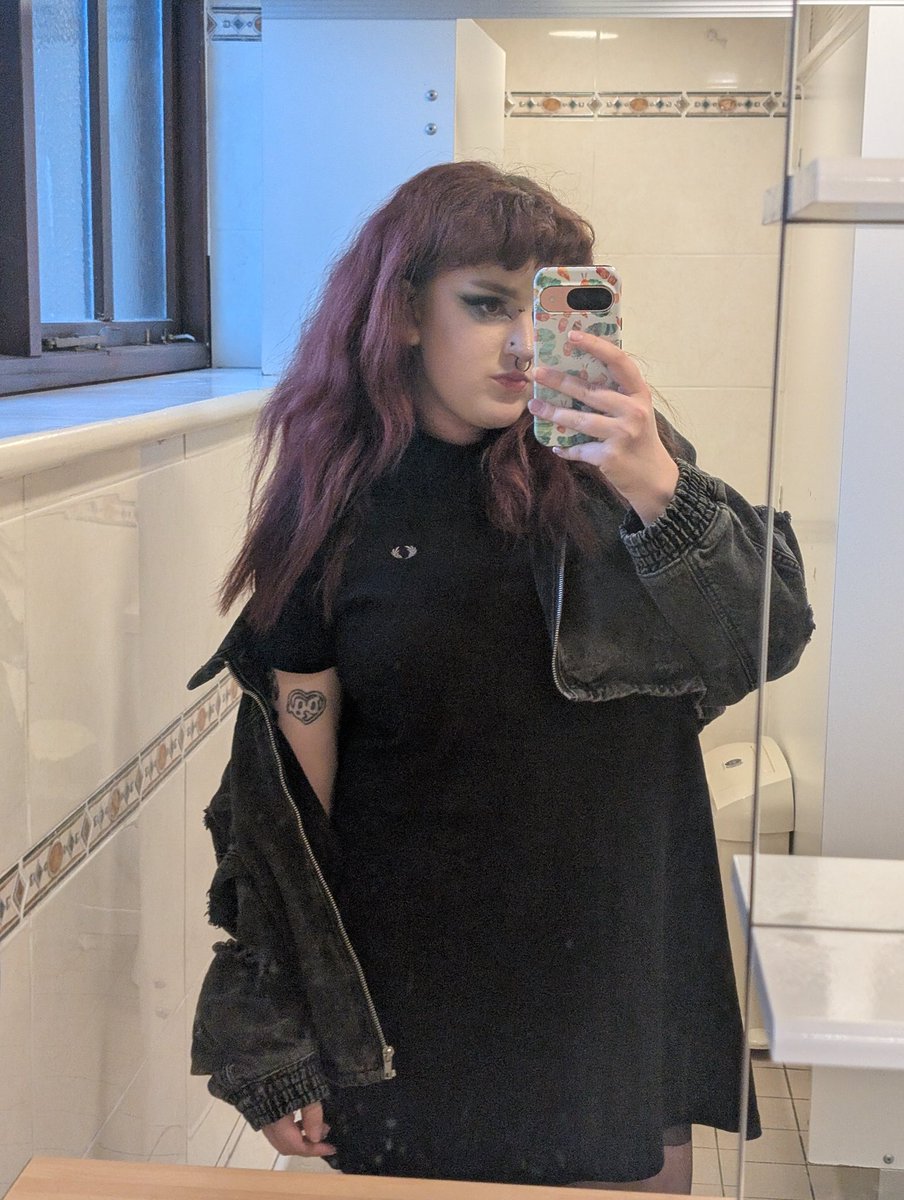 gertiepopadom's tweet image. #footballtwtselfieday #swag