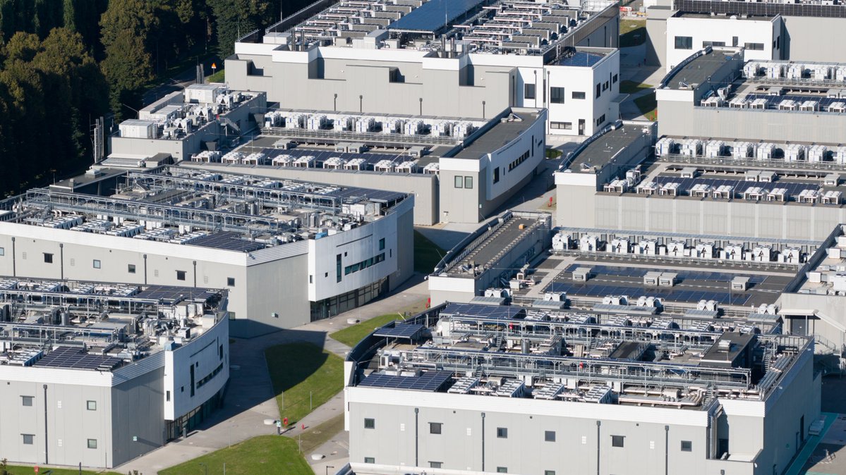 MeidasTouch tweet media