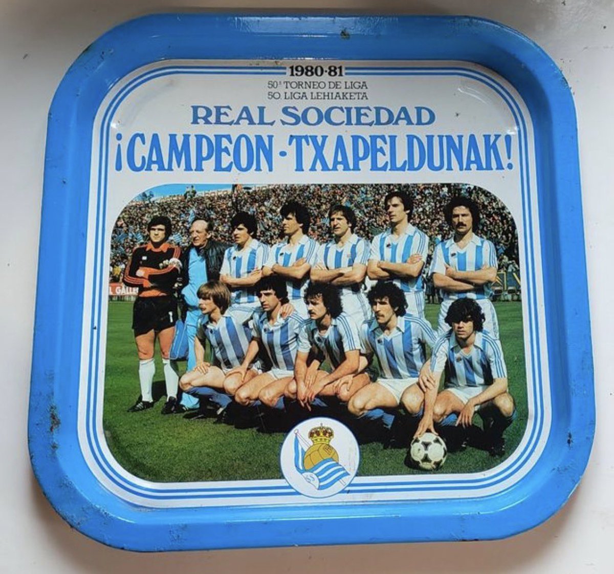 Bandeja berriak nahi ditugu 🏆🤣

#realsociedad