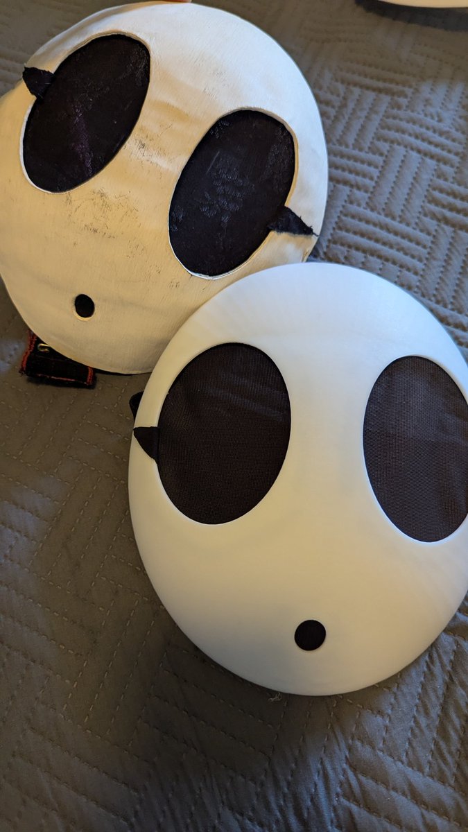 AAphinity's tweet photo. Got a new mask made to finally retire my first one. She finally gets some rest https://t.co/dWGt8OWusD