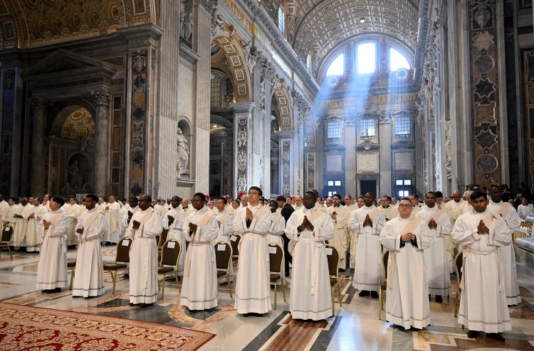AgenciaAica's tweet image. #Vaticano Domingo del Buen Pastor: el Papa ordenará ocho nuevos sacerdotes ow.ly/gIxH50YP27V