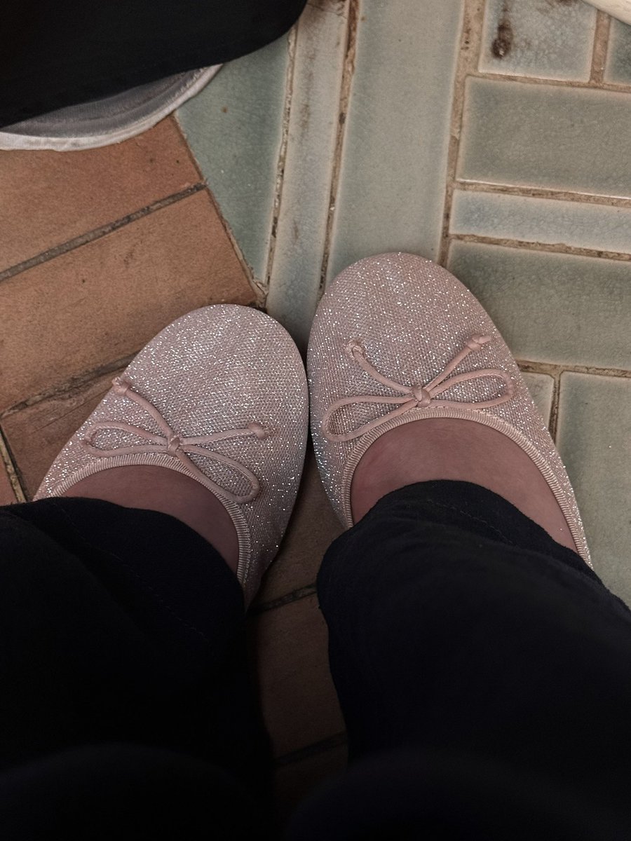 𝜗𝜚 tweet media