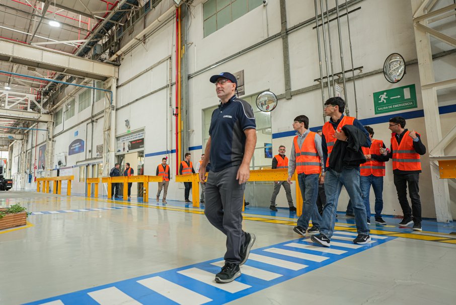 motoresapleno's tweet image. #ExperienciaIVECO, una propuesta que acerca a sus #clientes a su histórica planta en #Córdoba. #motoresapleno #industria #IVECO 
motoresapleno.com.ar/2026/04/experi…