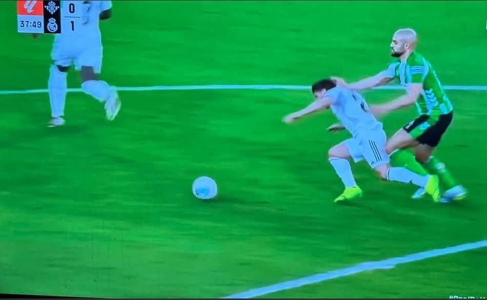 Tilelly🌿ⵜⵉⵍⴻⵍⵍⵉ🧚🏻‍♀️ tweet media