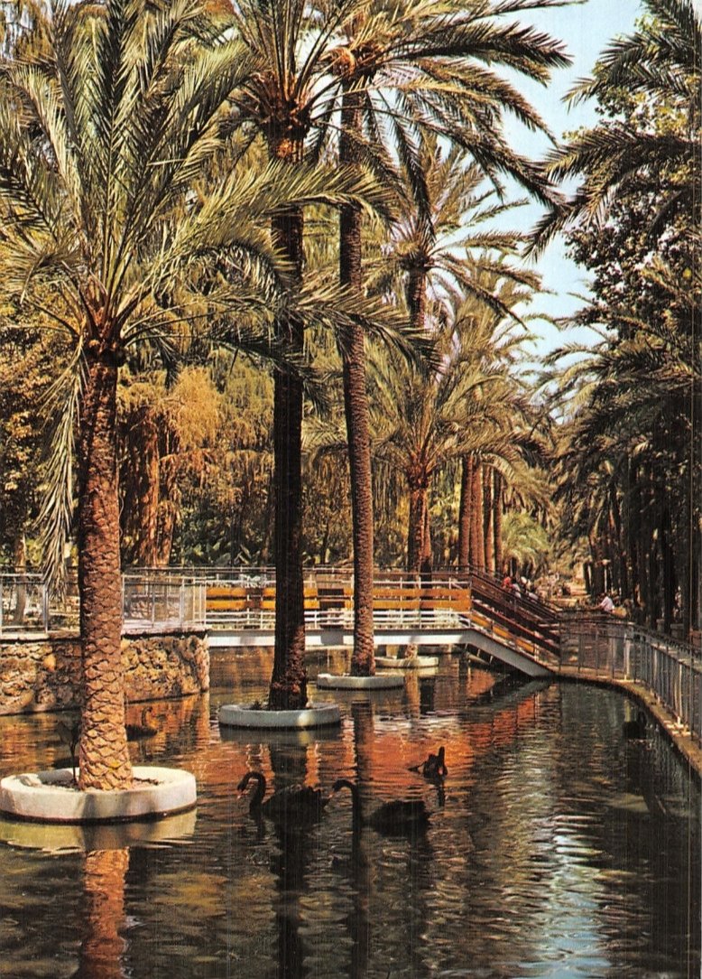 Malaga_AyerYHoy's tweet image. ¡¡Buenas noches desde #Málaga !!  Antiguo estanque de los Cisnes en el Paseo de España.