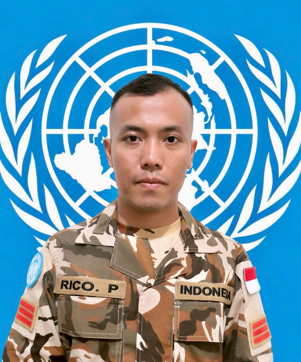 Israel asesinó otro soldado de las fuerzas armadas de paz de la ONU en Líbano.
Rico Pramudia murió hoy tras varios días heridos tras el ataque de Israel al destacamento de la ONU de Indonesia.
En ese ataque murieron otros dos soldados indonesios.
Sigue la impunidad de Israel.
