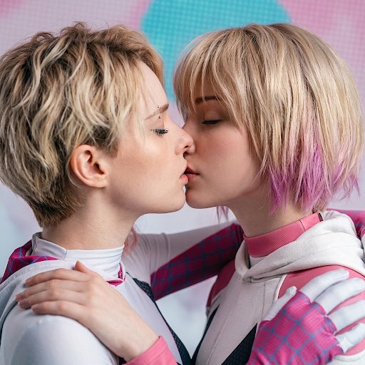 GwenPool/Jeff tweet media