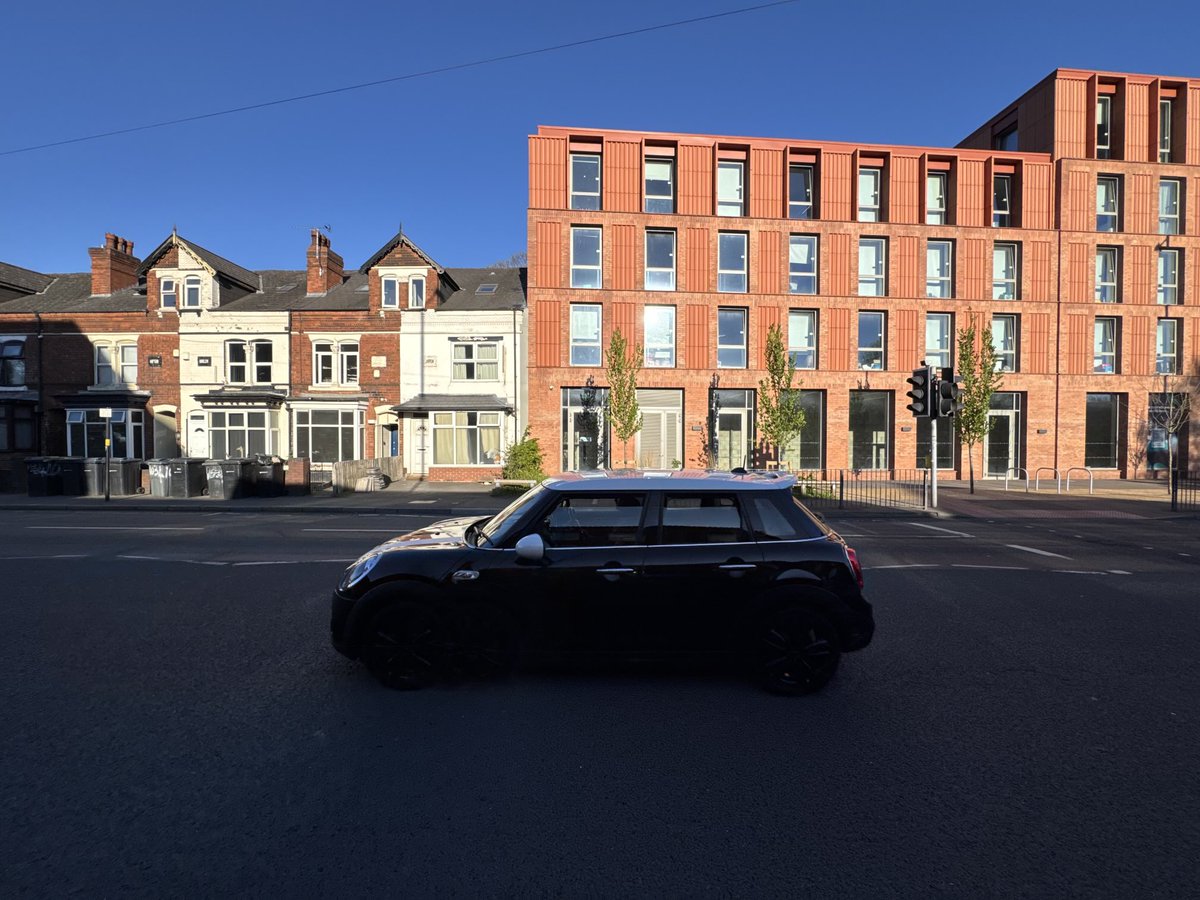 Feltip1982's tweet image. Still a massive fan of the corner turning student block Pershore Junction on Pershore Rd/Dogpool Lane. Detailing, trees, seating and activation with shop unit. Replacing old telephone exchange but sitting well next to terrace houses nearby. #Birmingham
