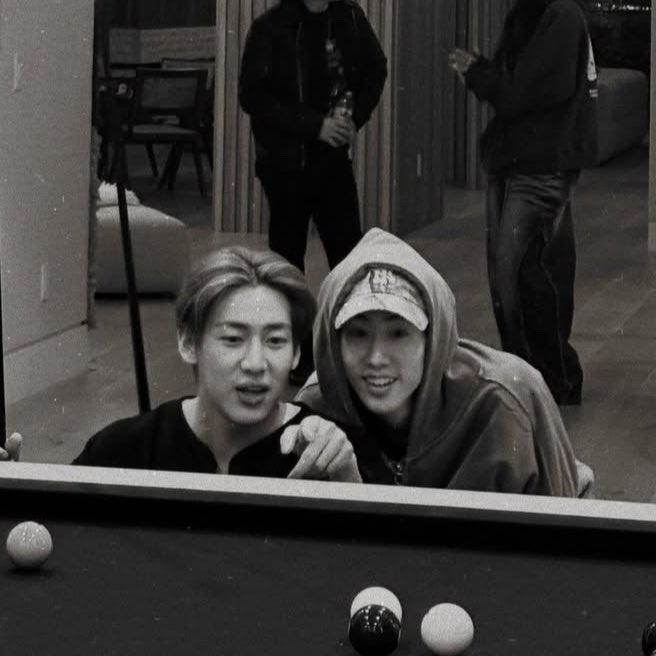 gifzyMT93's tweet image. มาร์คแบม in la ไวป์แฟนมาก🥹😭