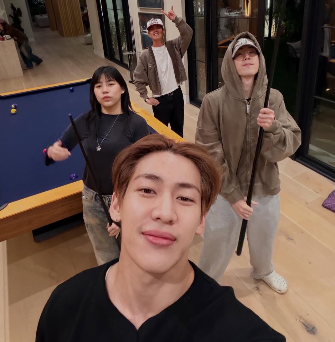 gifzyMT93's tweet image. มาร์คแบม in la ไวป์แฟนมาก🥹😭