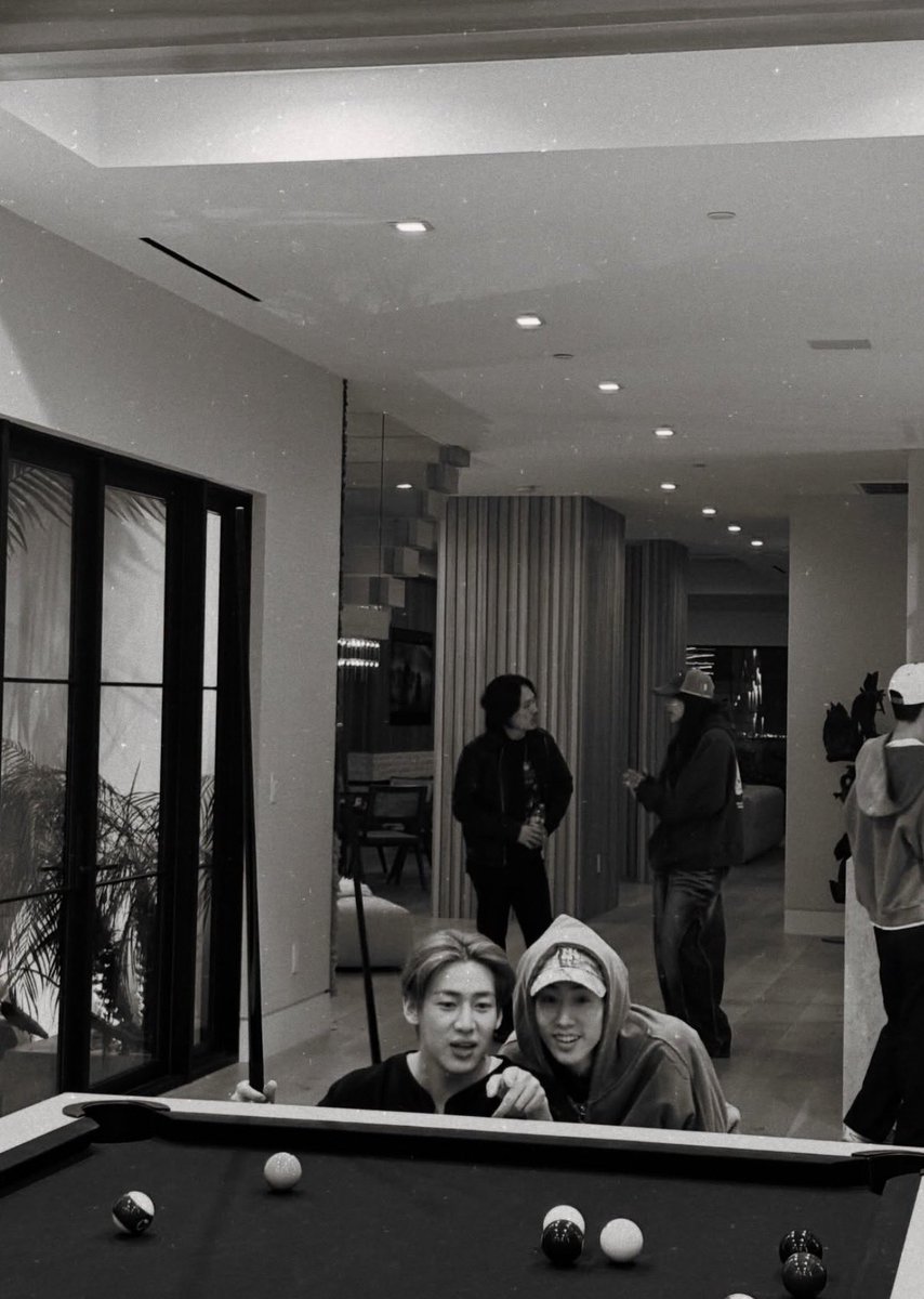 _0502b's tweet photo. มาร์คแบมที่ LA แบบออฟฟิเชียล ผมจะบ้าตาย 😭 https://t.co/D7CifSyt3D