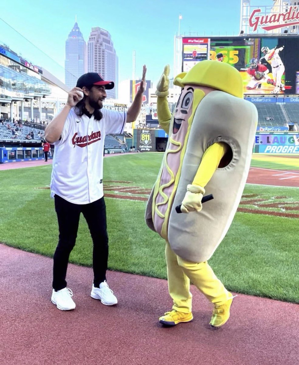 Guardians Hot Dogs tweet media