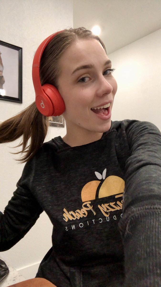 Fuzzy Peach Productions tweet media