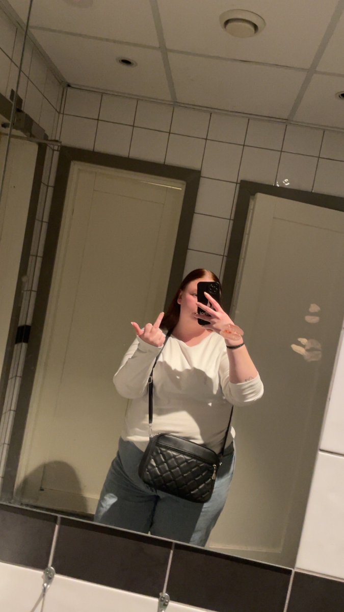 Open your Wallets losers 💋
I want throne notifications 🫰🏼
Jeg vil ha Vipps varslinger 🫰🏼