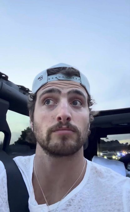 benson_boone277's tweet image. You can't cross the sea merely by standing and staring at the water. Blessed Friday booners 

#bensonboone #foryou #twitter #x #goviral #CPCinMotion